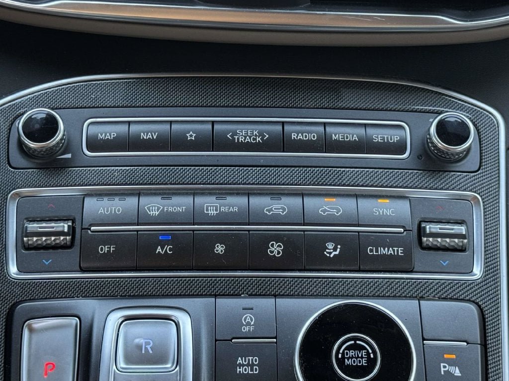 Used 2022 Hyundai Santa Fe Limited w/ Cargo Package FWD image 5