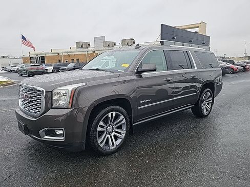 Used 2020 GMC Yukon XL Denali w/ Denali Premium Package image 15