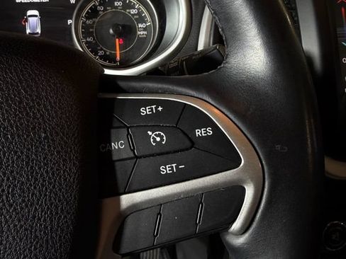 Used 2016 Jeep Cherokee Trailhawk w/ Leather Interior Group AWD/4WD image 15