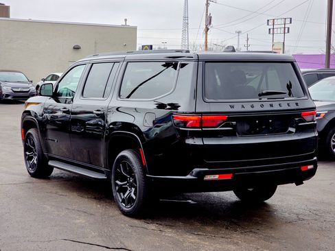 Used 2024 Jeep Wagoneer L Series II w/ Convenience Group I image 11