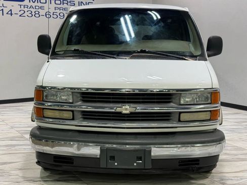 Used 2002 Chevrolet Express 1500 Base w/ LS Preferred Equipment Group image 3