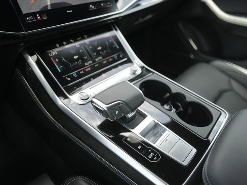 Certified 2025 Audi Q8 Prestige w/ Prestige Package image 18