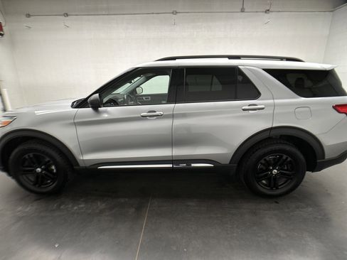 Used 2023 Ford Explorer XLT w/ Equipment Group 202A AWD/4WD image 6