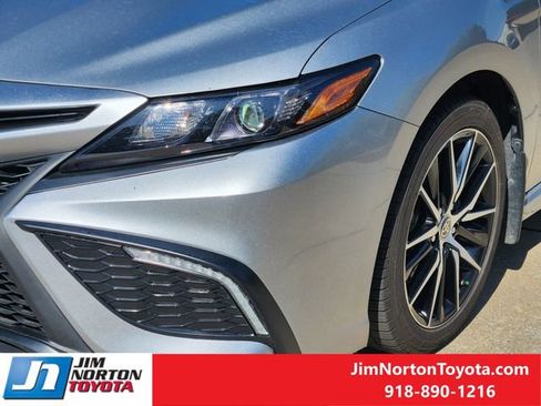 Used 2024 Toyota Camry SE FWD image 10