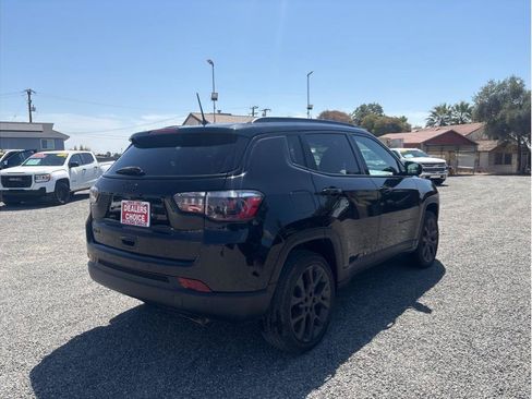 Used 2021 Jeep Compass Latitude w/ Sun and Sound Group AWD/4WD image 5