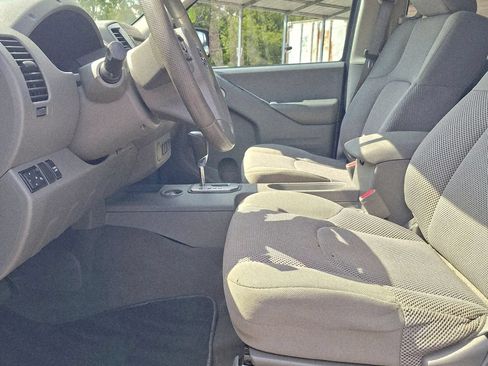Used 2021 Nissan Frontier SV RWD image 10