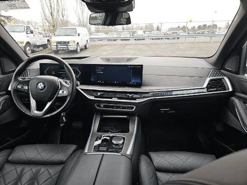 Used 2025 BMW X5 sDrive40i w/ Climate Comfort Package image 17