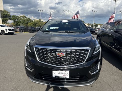 Used 2025 Cadillac XT5 Premium Luxury image 3