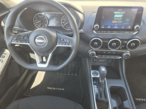 Used 2025 Nissan Sentra SV image 28