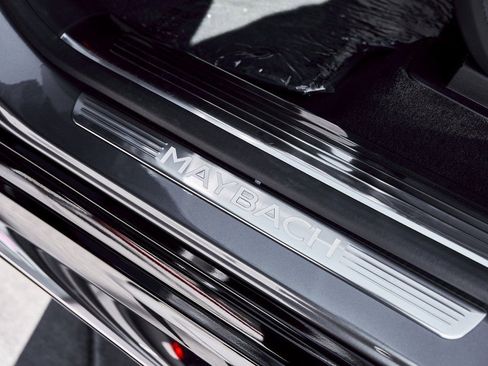 Used 2025 Mercedes-Benz Maybach GLS 600 4MATIC image 38