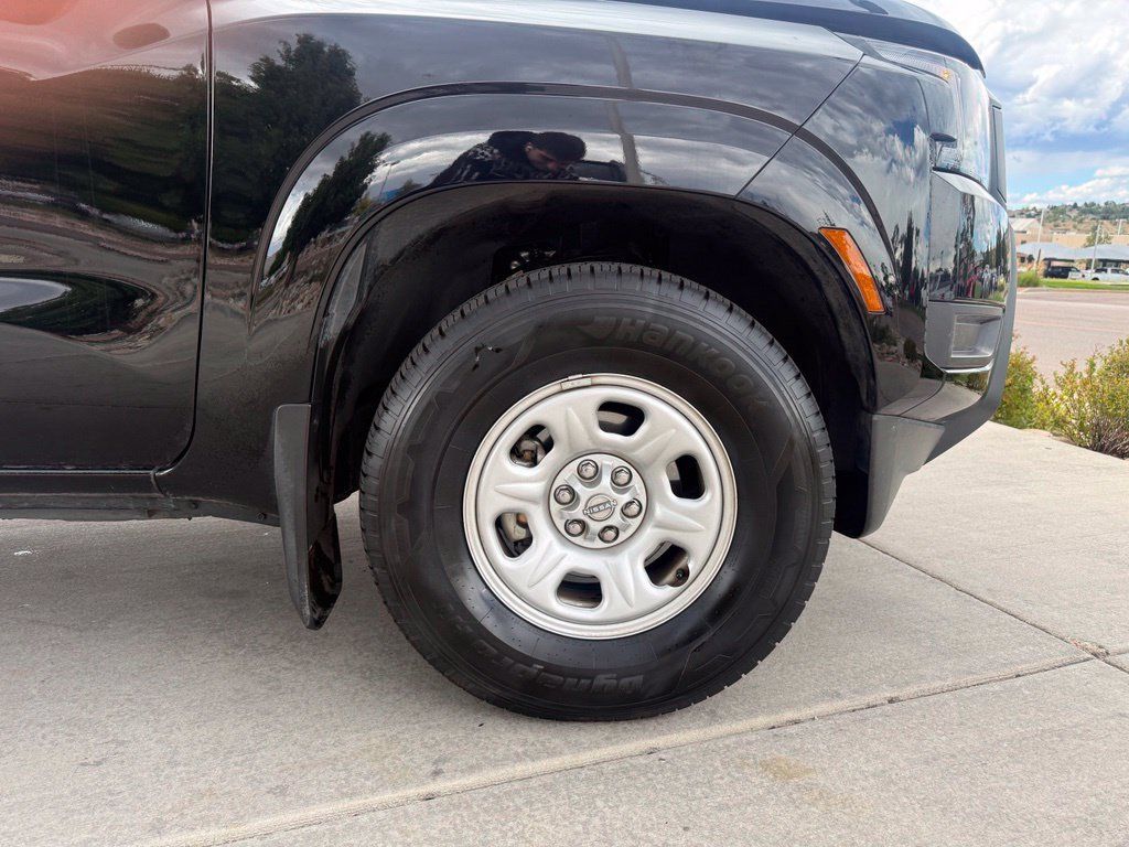 Used 2025 Nissan Frontier S RWD image 27