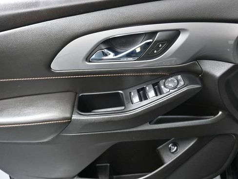 Used 2019 Chevrolet Traverse LT image 13