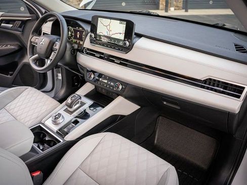 Used 2023 Mitsubishi Outlander SEL image 37