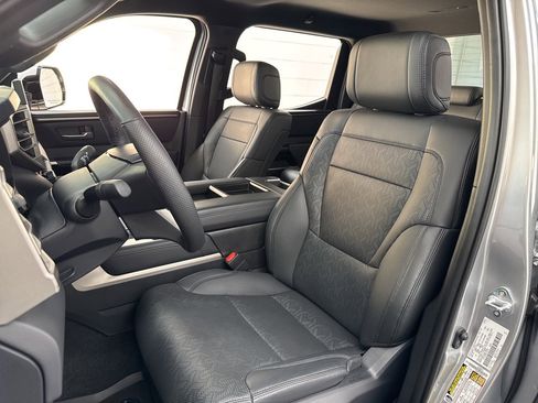 Used 2025 Toyota Tundra Limited image 16