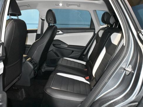 Used 2025 Volkswagen Taos SEL w/ Black Wheel Plus Package AWD/4WD image 19