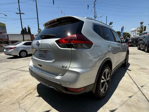 Used 2019 Nissan Rogue SV w/ Premium Package image 5