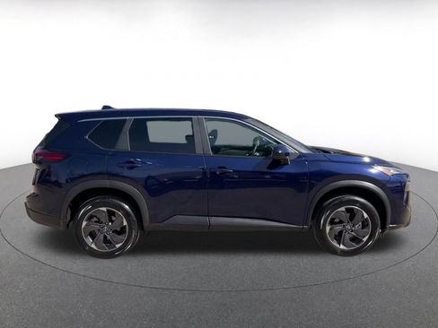 Used 2025 Nissan Rogue SV image 16