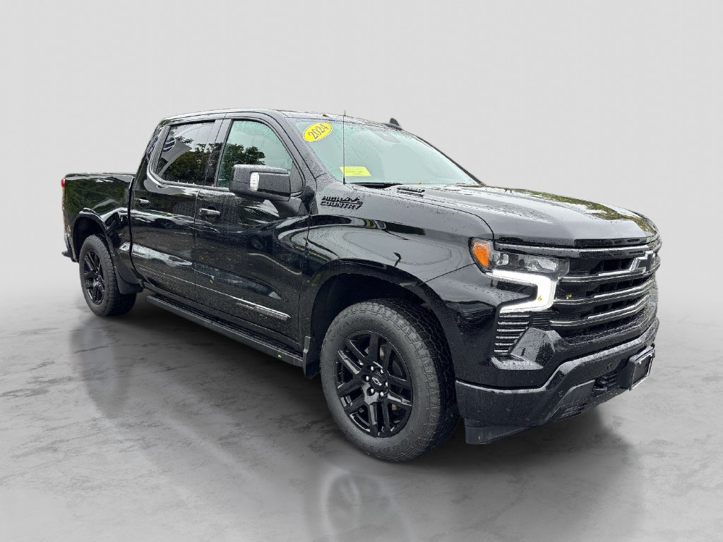Used 2025 Chevrolet Silverado 1500 High Country w/ Midnight Edition AWD/4WD image 5
