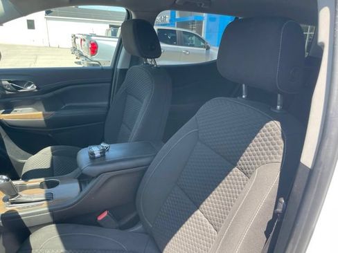 Used 2019 GMC Acadia SLE w/ LPO, Floor Liner Package FWD image 15