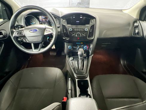 Used 2017 Ford Focus SE image 29