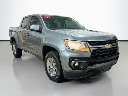 Used 2021 Chevrolet Colorado LT w/ LT Convenience Package image 3