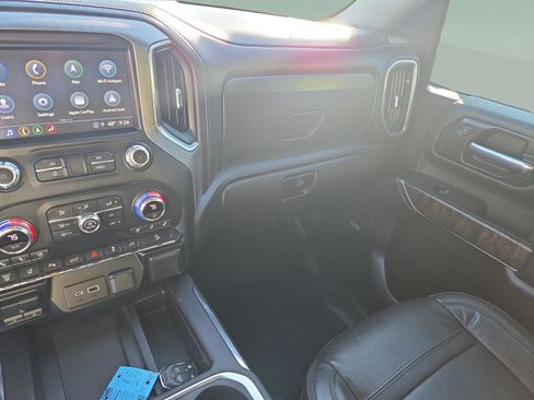 Used 2022 GMC Sierra 2500 Denali w/ Denali Ultimate Package image 16