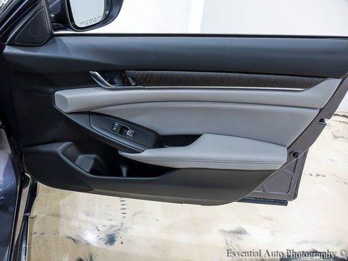 Used 2019 Honda Accord EX image 30