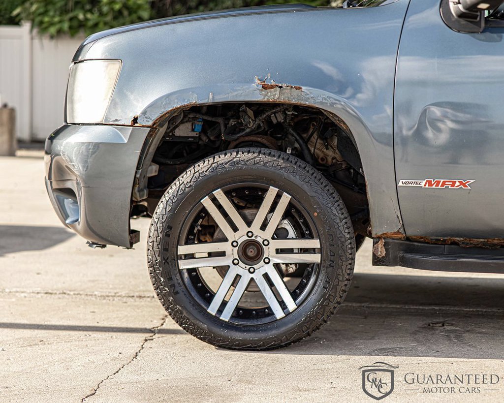 Used 2008 Chevrolet Suburban LT w/ LT Preferred Equipment Group AWD/4WD image 5