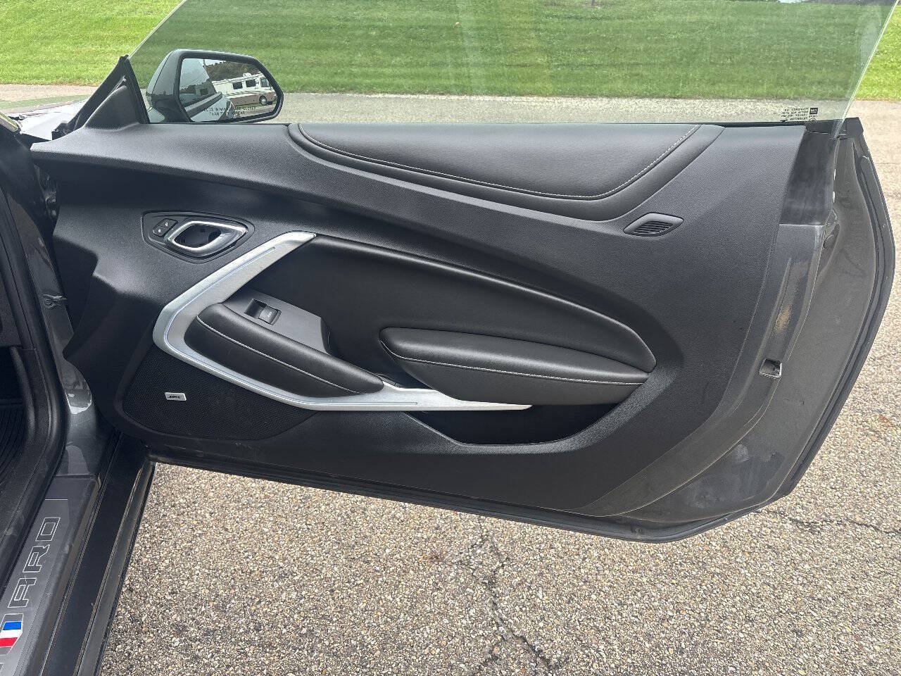 Used 2017 Chevrolet Camaro SS RWD image 15