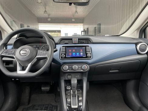 Used 2025 Nissan Versa SV image 17