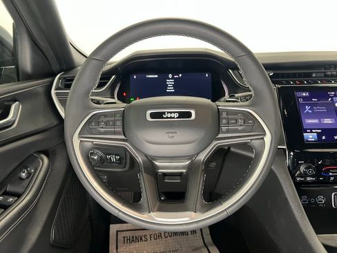 Used 2024 Jeep Grand Cherokee Altitude AWD/4WD image 14