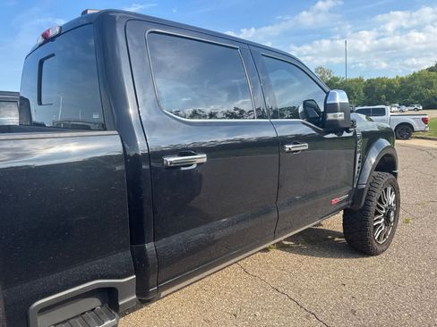 Used 2024 Ford F450 Platinum w/ FX4 Off-Road Package AWD/4WD image 12