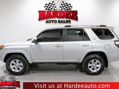 Used 2022 Toyota 4Runner SR5 image 1