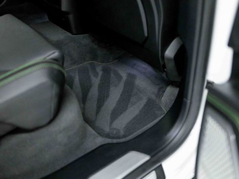 Used 2020 Lamborghini Urus image 46