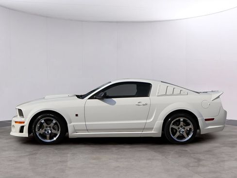 Used 2005 Ford Mustang GT RWD image 4