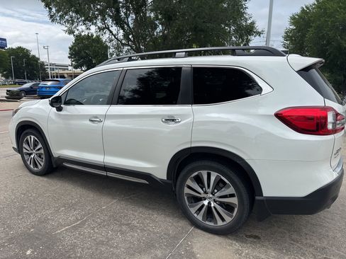 Used 2020 Subaru Ascent Touring w/ Popular Package #3 AWD/4WD image 3