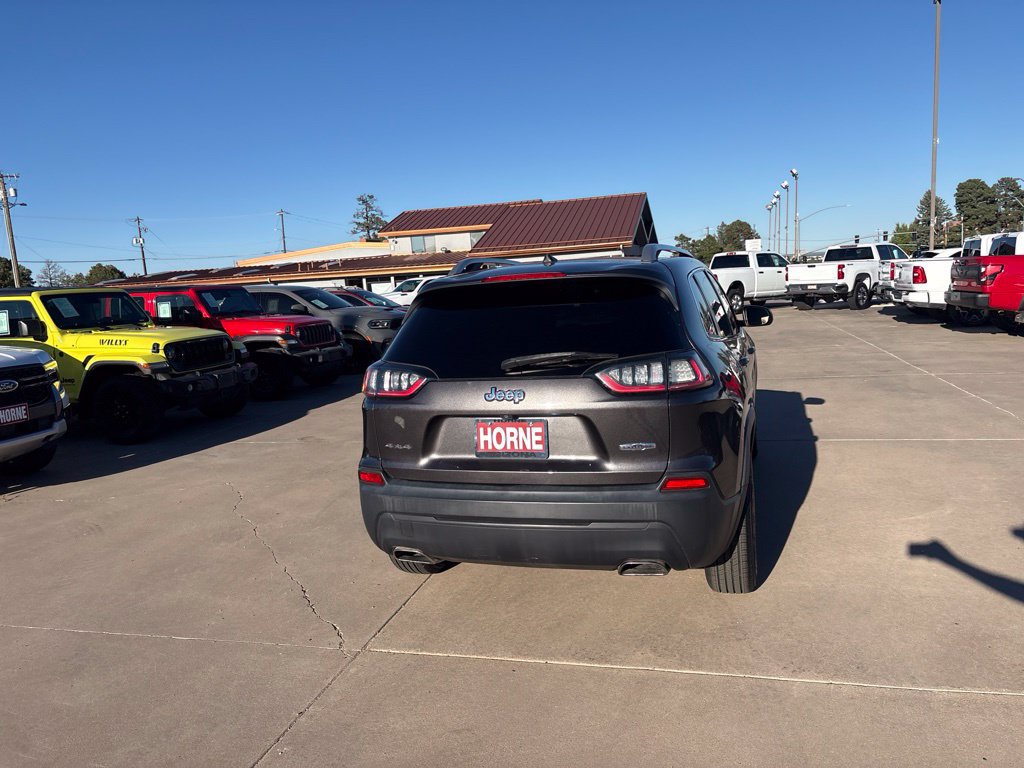 Used 2019 Jeep Cherokee Latitude Plus w/ Cold Weather Group AWD/4WD image 6