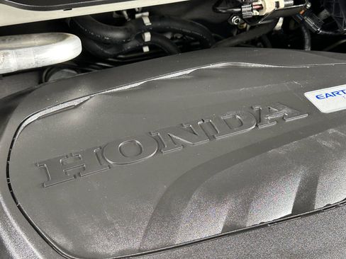 Used 2017 Honda Pilot Touring image 18