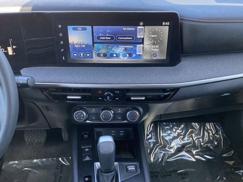 Used 2025 Nissan Kicks SV image 29