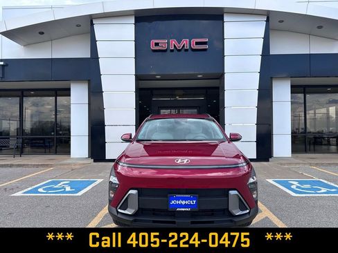 Used 2025 Hyundai Kona SEL image 12