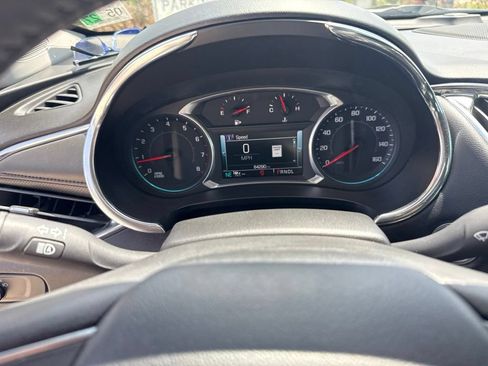 Used 2017 Chevrolet Malibu Premier w/ Premier Sun and Wheel Package FWD image 6