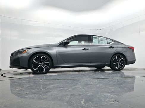 Used 2024 Nissan Altima 2.5 SR image 36