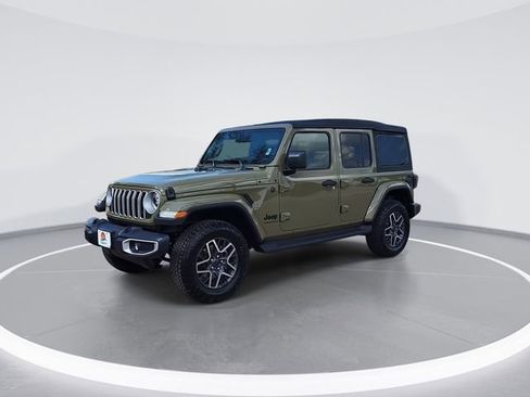 New 2026 Jeep Wrangler Unlimited Sahara AWD/4WD image 3