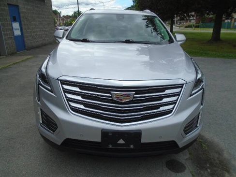 Used 2017 Cadillac XT5 Premium Luxury AWD/4WD image 4
