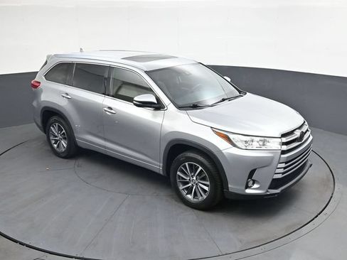 Used 2018 Toyota Highlander XLE FWD image 22