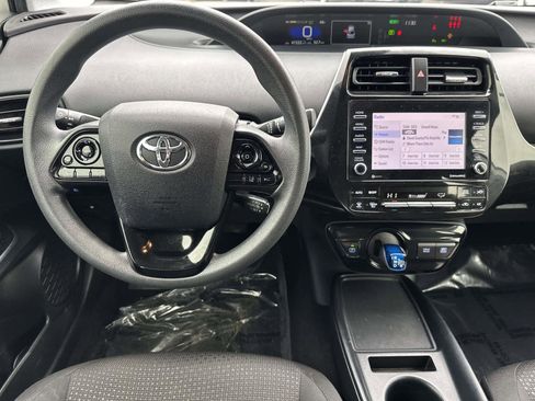Used 2022 Toyota Prius LE image 8