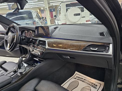 Used 2018 BMW 530e RWD image 23