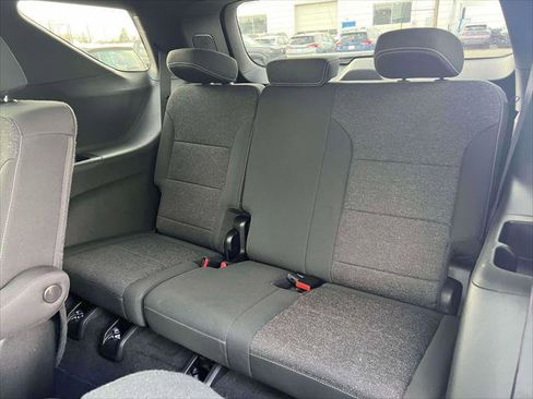 Used 2025 Chevrolet Traverse LT w/ Driver Confidence Package image 15