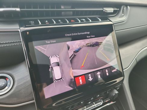 New 2025 Jeep Grand Cherokee L Limited w/ Luxury Tech Group II image 21