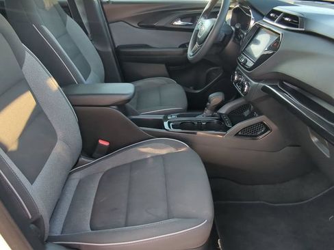 Used 2022 Chevrolet TrailBlazer LT w/ Convenience Package AWD/4WD image 25